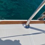 Und so sehen die Schlingerleisten jetzt mit Teaköl aus.