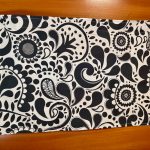 Neuer Vorhang im Schlafzimmer.