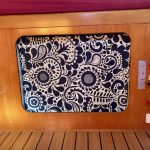 Neuer Vorhang für unters Bett.